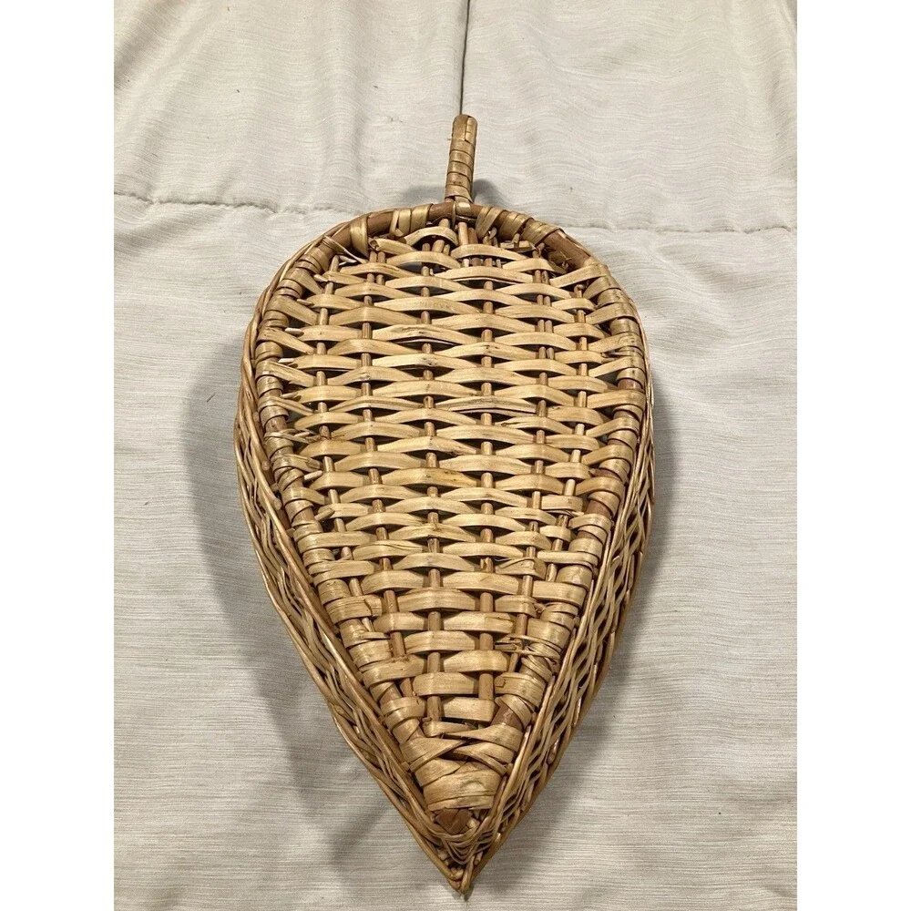 Vintage Handled Leaf Woven Wicker Basket 15